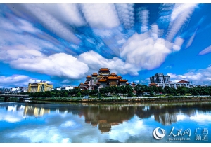 广西摄影师研习一年创作家乡版“彩绘天空”...